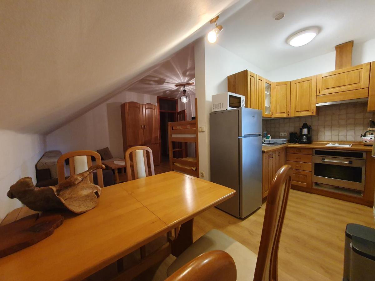 Miskar Rooms Cerknica Chambre photo